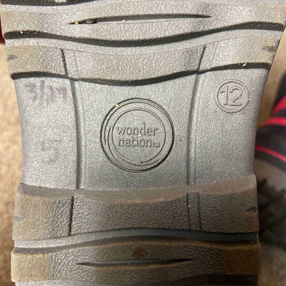 - Wonder Nation Temp Rated Skid Resistant Isolation/Isolant Winter Boot Size 12 - Picture 7 of 10